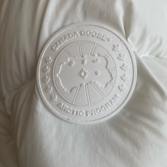 NWT Canada Goose Byward Hooded Down Parka/COAT/jacket limited edition Sz XS/4-6 - Picture 9 of 16